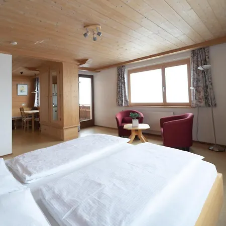 Petra Natter בצאו